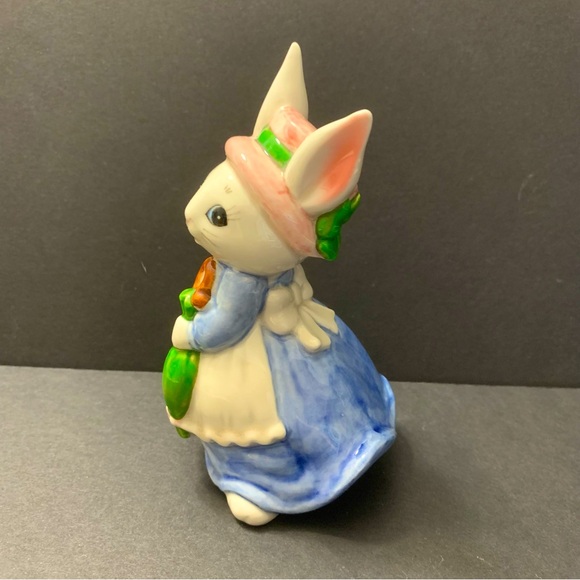 Vintage Originals by Erika Bunny with umbrella & Flowers Japan - Picture 2 of 5